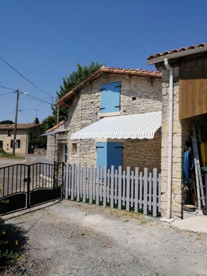 Gite Bin Benaise Draps Et Serviettes Compris Pamproux Extérieur photo